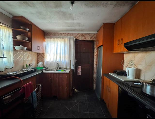 5 BEDROOM HOUSE FOR SALE IN FOREST VILLAGE